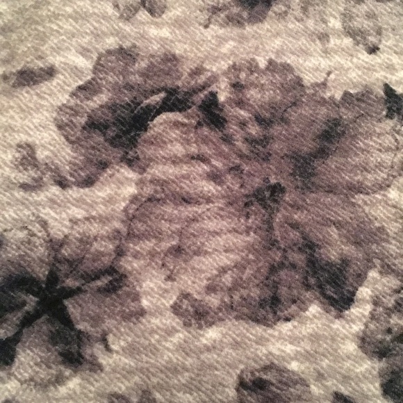 LuLaRoe Cassie Skirt XS - Picture 3 of 3